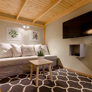 Cosy In Party District Ak20s Apartament