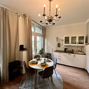  Apartmán Adorable, Cosy At The Heroes' Square